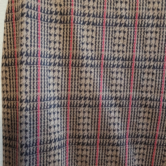 Popular 21 Dress - Picture 3 of 4